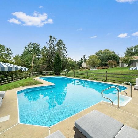 Comfort, Fun, & Charming - 5BR Oasis with Pool Coatesville Buitenkant foto